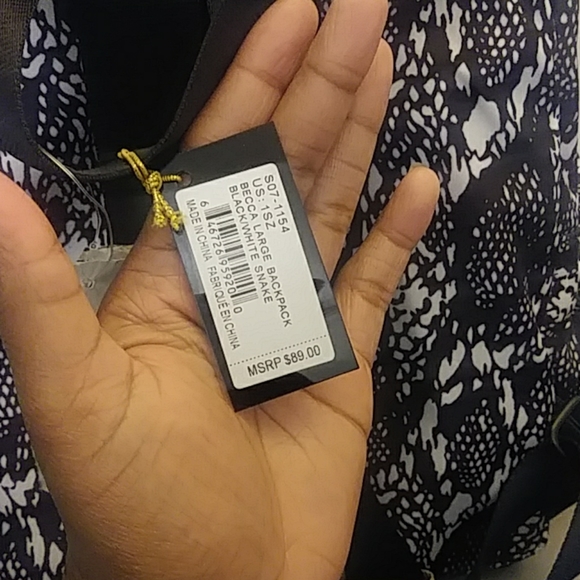 Its a bebe sports bag that's brand new - Picture 3 of 4